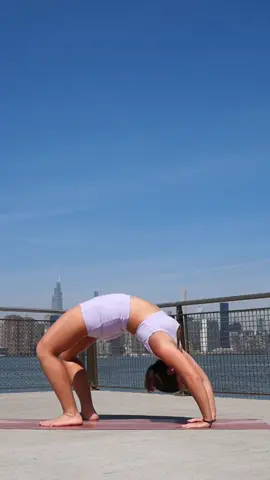 2 minutes into 24 seconds 💨 yoga is always a good idea for the mind, body & soul ❤️🙏🏽  #newyork #yoga #namaste   #Yogalifestyle #Yogaworkout #Yogainspiration #Yogaoutfits #Yogagirl #Travel #Traveltiktok
