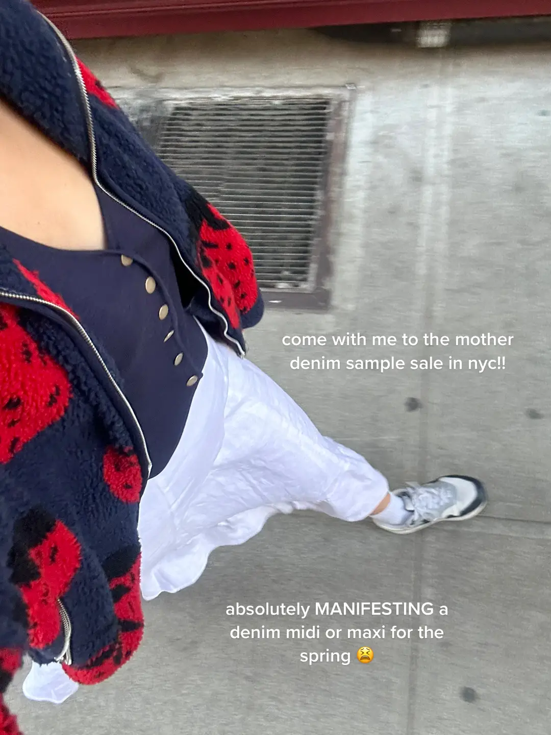 heres your sign to manifest what you want at sample sales 🤭✨ #nyc #fyp #samplesales #nycsamplesale #motherdenim #samplesalehaul #samplesalefind #nychaul #samplesalenyc @260samplesale 