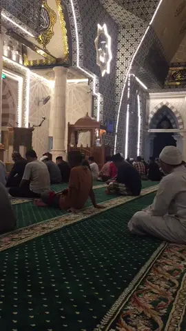 ada bu ustazah ceramah subuh hari ini, ceramahnya bagus dan berbobot. #masjidrayamakassar 