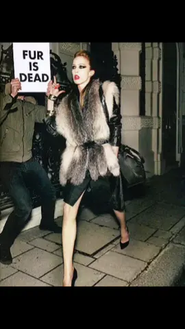 Fur is not dead #realfur #furtimes #sorrypeta #furpassion #fur #furvibes #furlover #furfashion #fashion #overkneeboots #furcoat #fox #mink 