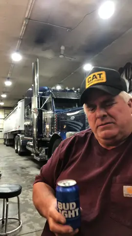 Happy Tuesday😎😎#truckertok #farmtok #379peterbilt #owneroperator #bucketlife #bucketlife #pennsylvania 