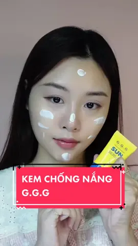 💬 Theo mình cảm nhận là em serum chống nắng này sẽ phù hợp cho những bạn da khô hơn là da dầu. 🌻 Chất kem mỏng nhẹ, bôi lên không nặng mặtc thoáng da, nhưng căng bóng kiểu 