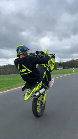 #wheelie #supermoto #fantic125 #fy 