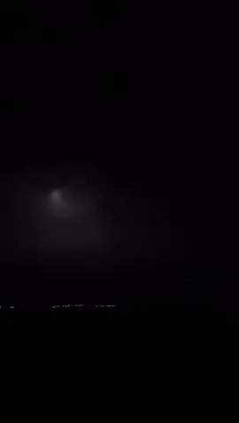 ‏لاح له برق سرا يشعى وميضه . ‏ - ولا خذا الا غترته يومي طرفها #اكسبلور #القويعيه  #الرويضه 