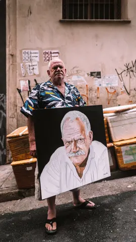 Retratos desconhecidos. Robson, obrigado. Conheci o Seu Robson no centro de São Paulo, um gaúcho que foi tentar a vida na cidade e levou um golpe logo que chegou. Passou 6 anos morando na rua e atualmente trabalha com diversos projetos sociais e tem mudado a vida de muitas pessoas. #brasil #riograndedosul #fazendeiro #moradorderua 