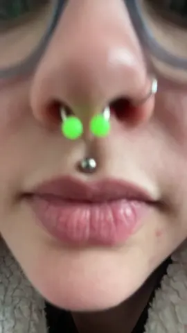 i couldnt help myself #asmr #kisses #kissing #mwah #eating #asmrsounds 