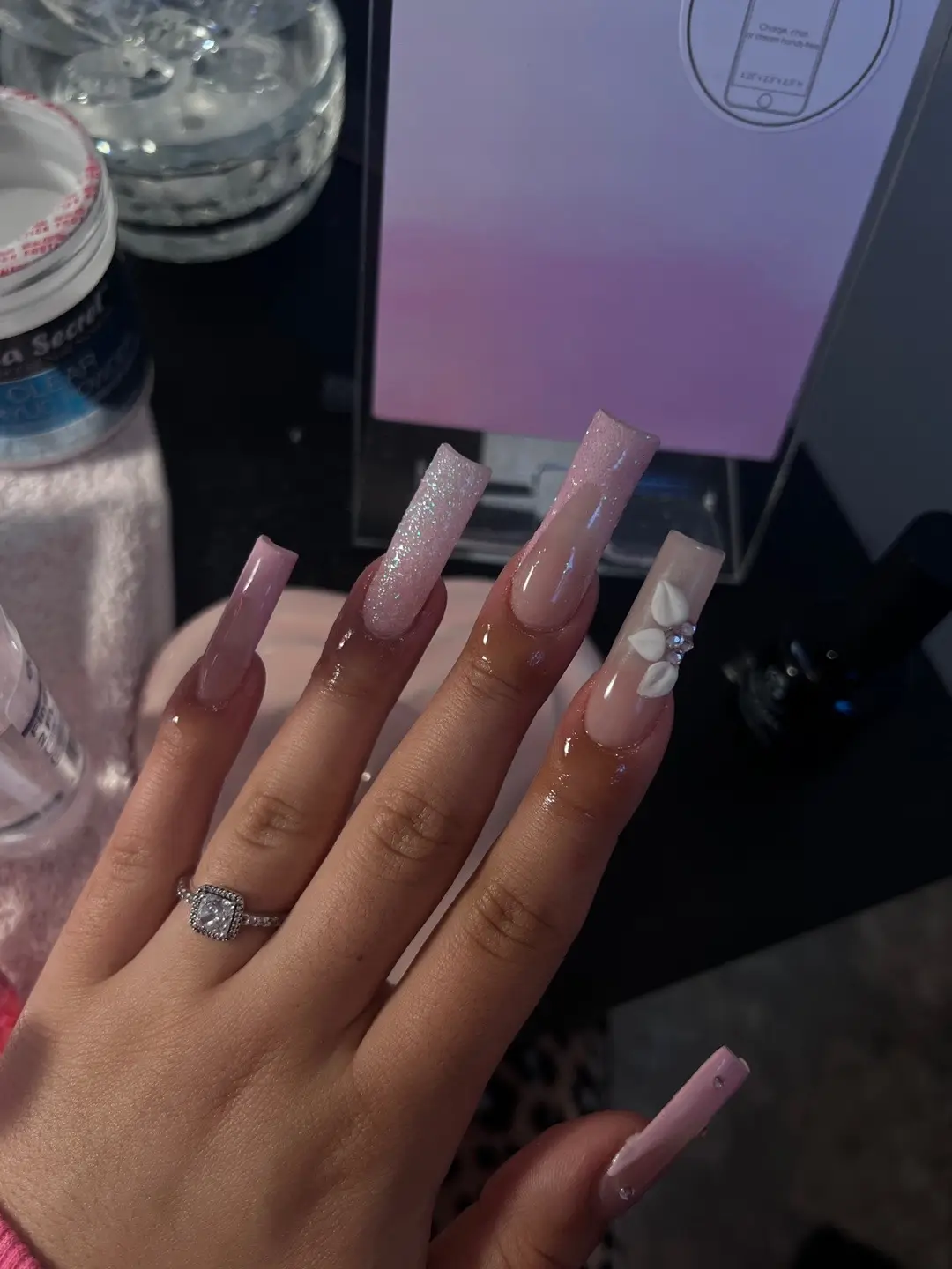 birthday sett💗yk its aries szn 🥰 #fypage #foryou #beginnernailtech #nailtech #nails💅 #nailtech #pinknails💕 #foryoupage 