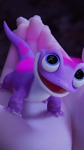 If Aisha's little fire dragon PK Lepe's chameleon#princess #Elsa #frozen #tiktok 