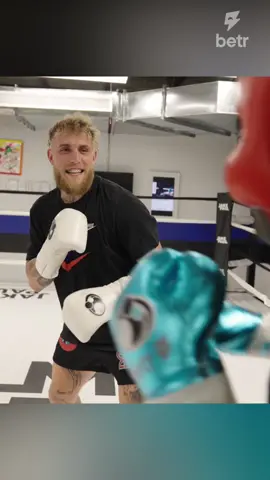Could you last 45 seconds in the ring with @jakepaul for $10k? 🤔 #jakepaul #jakepaulboxing #boxing #fighting #knockout 