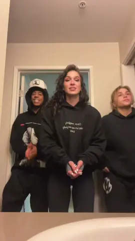 Lil blooper for yall 