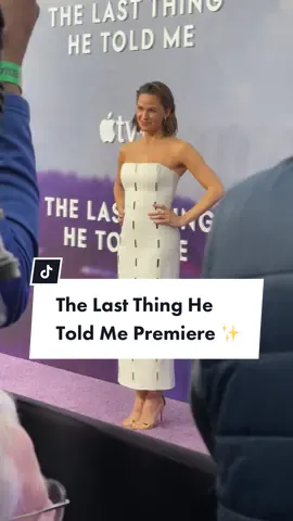 #JenniferGarner has arrived at #TheLastThingHeToldMe premiere! ✨💫 #redcarpetlooks #newshowstowatch #BookToScreen #booktoscreenadaption #jengarner #jengarnertok  