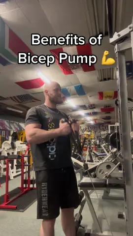 Go get a bicep pump 💪 #bicepsworkout #GymTok #fatlosstransformation 