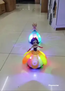 mianan boneka Barbie yg bisa menari, berputar dan berjalan . ada lampunya juga loh kedap kedip.. #mainanviral #fyp 