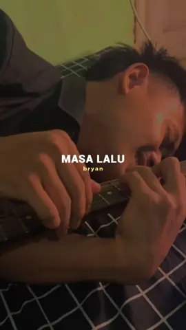 𝙋𝙪𝙣𝙮𝙖 𝙠𝙚𝙣𝙖𝙣𝙜𝙖𝙣 𝙖𝙥𝙖 𝙨𝙖𝙢𝙖 𝙡𝙖𝙜𝙪 𝙞𝙣𝙞? #masalalu #akustikcover #indomusikgram #liriklagu #StoryMusikAsik 