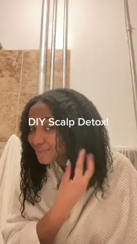 Do a scalp detox with me! This was soooo refreshing for my scalp and really helped my dandruff. HIGHLY recommend for my girlies who have fussy scalps 🤗 #blackhair #scalpcare #scalp #blackgirltiktok #black #washday 