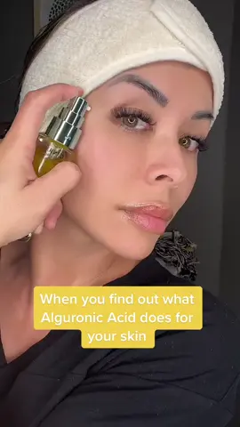 I use this when I am using Tretinoin❤️ @algenistofficial  #algenist #alguronicacid #collagenproduction #skinfirming #wrinklesbegone #dryskin #texturedskin #skincarehack #allthingsskin 