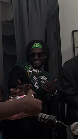 reggie - oh ma linda (feat. o’kenneth, jaybahd & kwaku dmc) behind the scenes. #reggieosei3 #reggie #ygaokenneth #okenneth #asakaa #asakaaboys #ghanatiktok #ohmalindachallenge #behindthescenes #trending #explore #fyp #ghanatiktok🇬🇭 #kwakudmc #ohmalinda #asakaaboys😈 #rap #EcoFriendly 