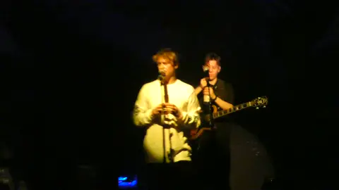 Schmyt feat. Cro - Alles anders (weniger im Arsch) Live in Dresden  Like für mehr