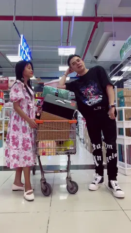 Nó vào siêu thị gặp gì cũng muốn mua hix 😢. Nó đâu nghĩ túi tui cũng biết đau 🤕 #tranquanghung #bethoiluavachuhun #giadinhbao #dcgr 