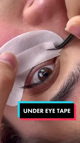 Under eye taping can be super tricky and difficult to master but this tip helped me a tonnn and it’ll definitely help you too 🥰 #lashtip #lashtips #lashtipsforbeginners #beginnerlashtech #beginnerlashtips #beginnerlashartist #lashtutorial #lashwithme #lashtape #lashtaping #undereyetape #undereyeroll 
