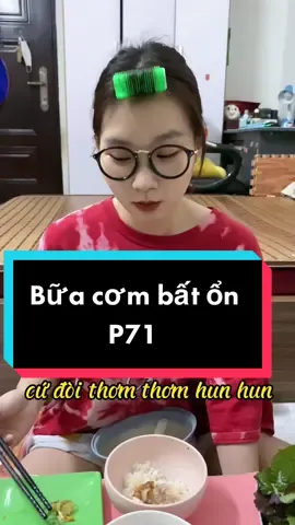 Trả lời @NQii  giờ lại ngoan ngoãn ngồi ăn cơm rồi ạ 🤣🤣 #rimtien #metub #couples #fyp #vairal #lolithewolf 