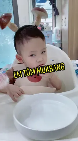 Lại mời mời mọi ngừoi ăn tối với em Tôm nhé ! @Ăn dặm cùng Tôm 🦐  #xuhuong #blw #mukbang #embe 
