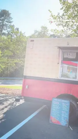 Never had empanadas like this!!! MIKE NICE EMPANADAS 😎🔥🔥🔥 #food #Foodie #foodporn #foodtiktok #raleigh #knightdalenc #northcarolina 