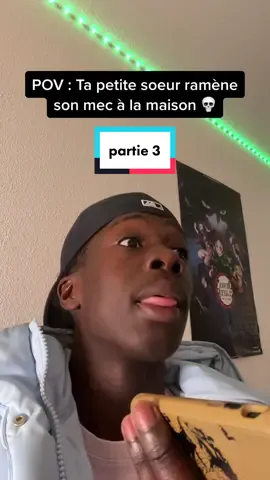 Tu vois une paire de TN bien noire bien BLACK au pied de la Porte…😭💀
