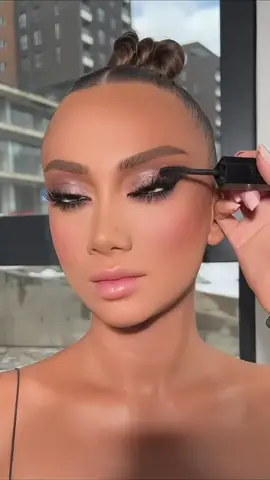 Night glam🤍 Would you try this? @dafineneziri #fyp #foryou #foryoupage #makeup #makeuptutorial #makeupinspo 