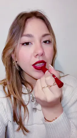 💋💋♥️👩🏼‍❤️‍👩🏼#fyp #sister #redlipstick #kiss