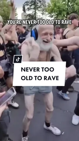 This old man is a legend of the rave #rave #raver #dnb #dnbmusic #dnbrave #raversoftiktok 