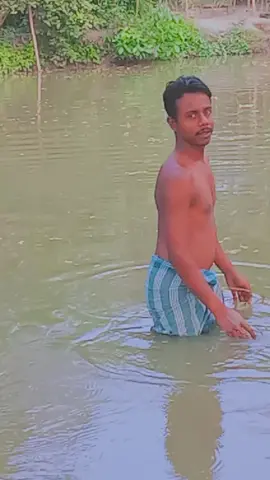 যতই গোসল পারি আমি ঠান্ডা লাগে নারে#bangladesh🇧🇩 #foryou #foryou#foryoupageofficiall #duet#duettme #foryou #tiktok#tiktokpakistan #duet #comedian #tiktok #ti@TikTok