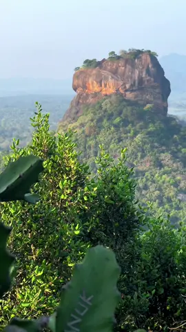 Wondrous #Sigiriya, also known as Lion Rock! Located amongst jungle in #SriLanka! Have you visited before? 🇲🇻 #travel #travelsrilanka #traveldiaries 