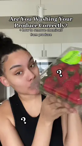 How to wash your strawberries & other produce correctly! @koalaeco sent me this produce wash that removes pesticides, oils, & waxes! #CleanTok #momtips #howto 