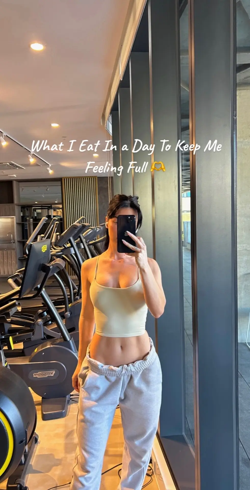 what I eat in a day to keep me feeling full 🫶 my top tips: high fibre, load your meals with non starchy veggies and focus on high volume low density foods 🌾🥦 all recipes from @MOVE WITH US 📲