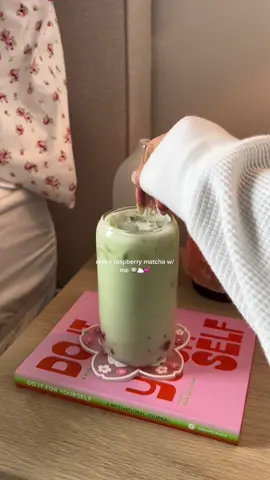 definitely becoming my new favorite drink in the mornings & so fun to make 💘 #tuesdayvibes #matchalatte #chamberlaincoffee #chamberlainmatcha #minivlog #SelfCare #selflove #wellness #fyp #foryou #romanticizeyourlife #gratitudejournal 
