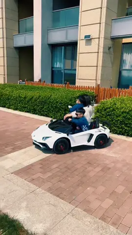 Cute son take us hang out 😍🥰🏎️ #forkids #forboys #childhood #play #electric #kids #toysforkids #thekidscars #toysoftiktok #shorts #funnytoys #kidstiktok #ride #kidsx_net #familyguy #beautiful #beautifulcar #family #cute #cuteboys #hangout 
