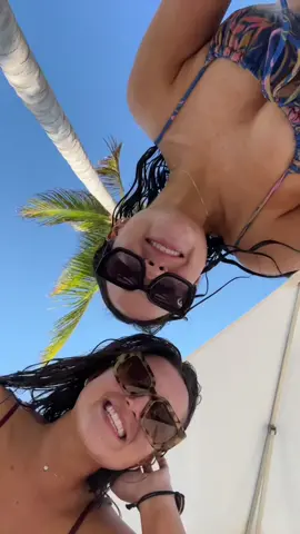 Guess where we are 🧜🏼‍♀️🏖️🇲🇽 #mexicooo 