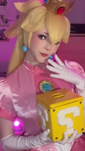 I love her so much and I’m glad you guys are loving her too 💗 also this zoom up is so perfect and I recreated another old vid ✨ #princesspeach #peach #supermario #mario 