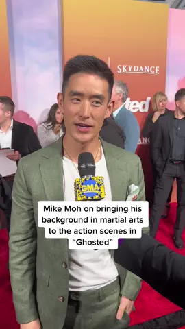 We hear you Mike… We wouldn’t want to swuare up against Chris Evans either! 😂 #ChrisEvans #MikeMoh #Ghosted #AppleTv #RedCarpet #Premiere #CaptainAmerica #Action 