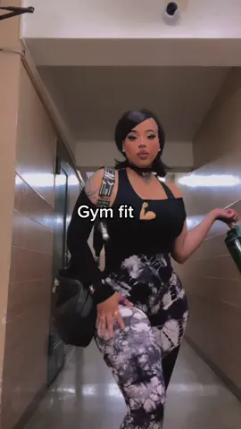 Yesterdays gym fit. Gotta stay cute ❤️ #OOTD #outfitideas #gymfit #gym #outfitinspiration 