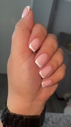 New Nail day ✨🤤  Its giving ✨CLEAN QUEEN✨ #newnails #springnailsinspo #cleangurlaesthetic #cleangirlaesthetic #frenchnails #biabnails #shortnails #shortnailsideas 