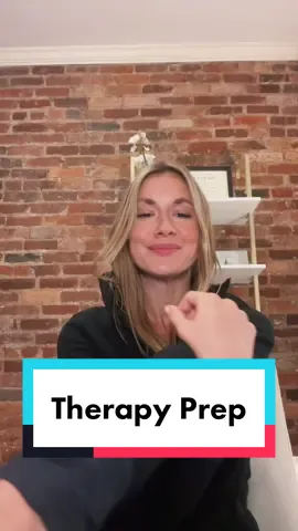 Prep with me for my long therapy days—It’s called stamina baby 💪🏼 #therapytok❗️ #counselorsoftiktok #nyctherapist #therapyjokes #mentalhealthtiktoks 