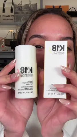 Nuevo aceite reparador molecular del @k18hair lo estoy amandoooo especialmente por el rubio que tengo el pelo me está ayudando muchísimo que opinan? Lo mejor es que esta en descuento durante la venta de @sephora!  😍✨ #k18results #k18partner #makeuphacks 