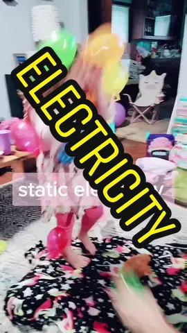 #staticelectricity #3years #familyfuntime #balloons 