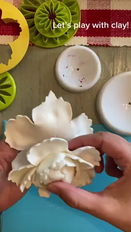 #artprocess #artproject #clay #clayartist #claysculpting #claryart #clayflowers #a #artistsoftiktok #artistsoftiktok #artwork #newartist #try #trying #tryingnewthings #peony #peopnyart