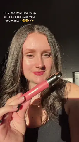 She definitely thought it was a treat and she was right 🤩🤩  Best lip oil to ever exist 🫶🏻 @rarebeauty @selenagomez  #rarebeauty #selenagomez #rarebeautymakeup #rarebeautylipoil #selenagomeztiktok #selener 