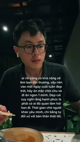 lúc t quay cái mấy bạn nhân viên cười tủm tỉm chắc nghĩ t bị khùm =))))))))))