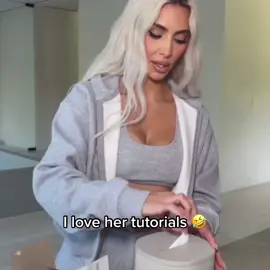 We definitely needed this tutorial 💀#kimkardashian 