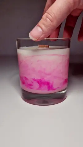 Little pink 🪷 We've had a few days of incredibly nice weather here in Sweden, so I was so excited to make a bright pink candle! 😍 #candlebusiness #candle #sojavax #ljus #ljustillverkning #candledye #candlemaker #homemade #candlemagic #candles #candletok #candlemakingtiktok #soywax #marblecandles #candlesoywax 